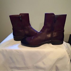 ECCO Danish Design Size 8 burgundy ankle boots NWOT, without box, never worn